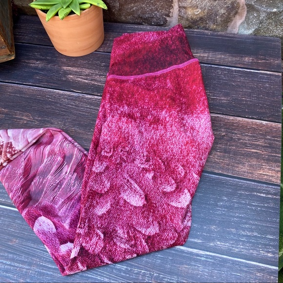 ✨NIYAMA SOL FEATHERS HI WAIST BAREFOOT LEGGING XS - Picture 6 of 11